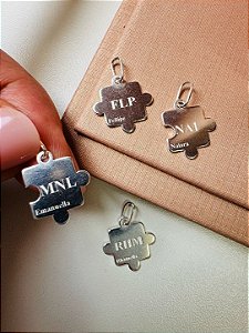 Pingente personalizado quebra cabeça iniciais e nome