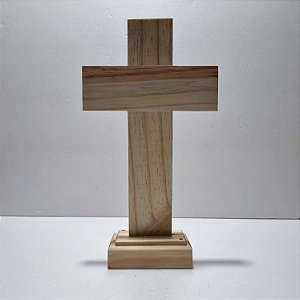 Crucifixo em Pinus 27x15x5cm