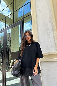 T-Shirt Oversize com renda