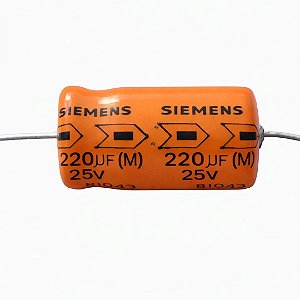 Capacitor Alumínio Eletrolítico 220uF 25V Axial