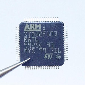 STM32F103R8T6 Microcontrolador 32 Bits 72MHz 64KB Flash LQFP64 ST