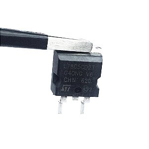 Circuito Integrado L7805CD2T Regulador Linear 5V TO-263 D2PAK