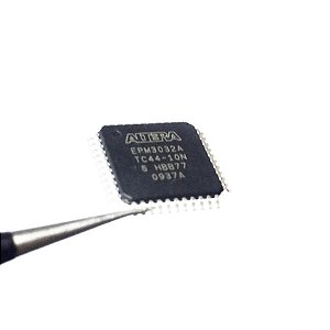 Circuito Integrado CPLD EPM3032ATC44-10N TQFP-44