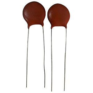 Capacitor Cerâmico Radial 120pF 500V X5F AVX Marrom (6OQ121KAASA)