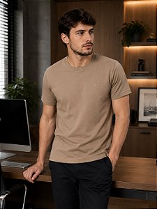 Camiseta Básica Caramelo Gola O - Bordado