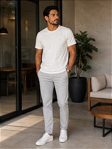 Camiseta Básica Off Gola O - Bordado