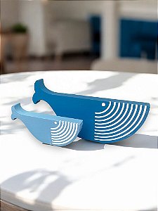 Enfeite Baleias Decorativas de Mesa 2 Peças Azul Claro e Azul Marinho em Madeira