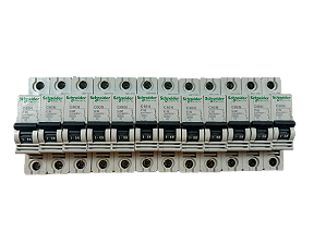 12 pçs Disjuntor monopolar 32A 6kA C 230V C60N 24406 Schneider