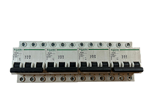 Disjuntor tripolar 16A 3kA C 240V K32A3C16 Schneider