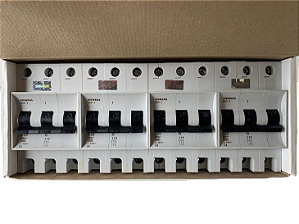 4 pçs Disjuntor Tripolar 20A 3kA Curva C 3kA 5SX1 320-7 Siemens