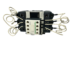 Contator tripolar para capacitor 63KVAR/400V 220VCA LC1DWK12M7 Schneider Electric