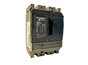Disjuntor Tripolar 100A Nsx100F+Ma100 Lv429740 Schneider usado