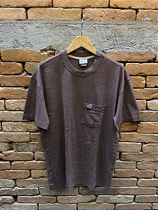 CAMISETA PIET POCKET BROWN