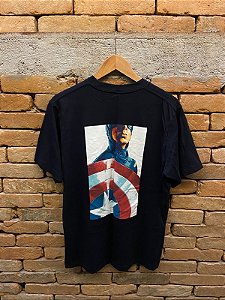 UNIQLO X MARVEL CAMISETA CAPITÃO AMERICA NAVY