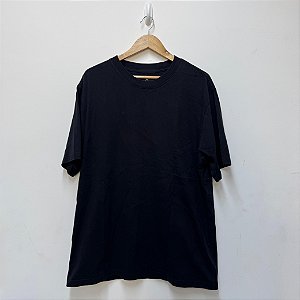 CAMISETA A URBAN SHOP PRETA