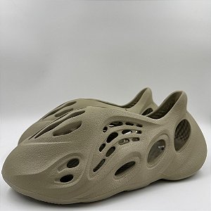 YEEZY FOAM RUNNER STONE SALT