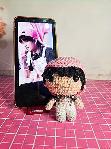Baby Seungmin boné e jardineira amigurumi