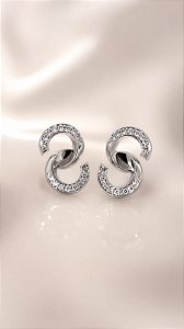 BRINCO ESTILO CHANEL COM ZIRC CRAVEJ