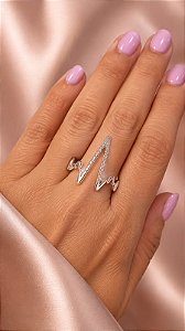 ANEL ZIG ZAG EM PRATA E FAIXA EM ZIRCONIAS 1MM