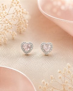 BRINCO CORAÇÃO ROSA CIRCULADO POR ZIRCONIAS 1MM