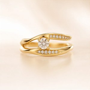 ANEL SOLITARIO COM DETALHE CRUZADO UMA LINHA CRAVE