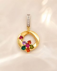 PINGENTE CIRCULO VAZADO COM FLOR COLORIDA ZIRCONIA