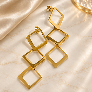 Brinco - BRINCO QUADRADOS PENDENTES COM MOVIMENTO PINO E TARRAXA 60 X 22mm 18K