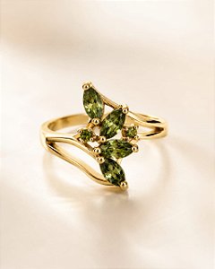 ANEL 4 FOLHAS VERDE OLIVA EM ZIRCONIA E 2 PTOS LUZ