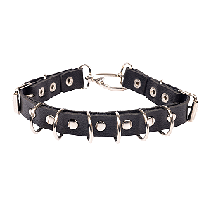 Gargantilha Charmosa com Meia Argolas Prateadas