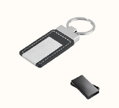 CHAVEIRO EM COURO SINTÉTICO E METAL