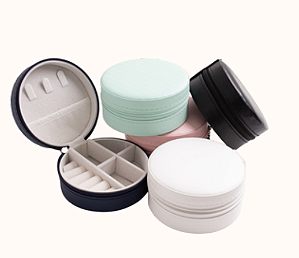 PORTA JOIAS REDONDO DE COURO SINTÉTICO LISO