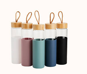 GARRAFA DE VIDRO BOROSSILICATO DE 750ML COM TAMPA DE BAMBU