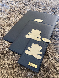 KIT 3 CARTEIRAS EM COURO - CERTIDÃO / VACINA / DOCUMENTO