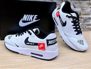 TÊNIS NIKE JUSTER