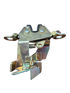 Fechadura Superior do porta-malas - Mecânica - Escort 83 a 92 - Marca Universal - Ford 81ABB43102BD