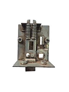 Fechadura Porta Lado Direito Toyota Bandeirantes /84 6920498001C