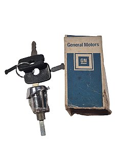 Cilindro Porta Malas Cromado Com Chave Monza 82/87 Original GM 94625838 Nova de Época