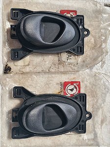 Par Maçaneta Interna Porta Diant/Tras Preta Direita / Esquerda Celta 01/06  GM 93291968 GM 93291972