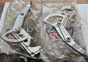 Par Maquina Vidro Eletrica Dianteira Lado Direito Esquerdo Fixação Mabuchi Corsa Classic Todos Corsa 96/2001 4 Portas