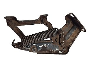Dobradica Capo Usada Lado Direito Com Mola Pick-up C10 D10 Caminhões C60 D60 Até /85 GM 7362032 Universal 40394