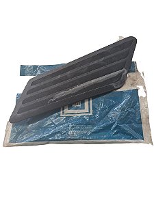 Grade Acabamento Coluna Lateral Saída Ar Lado Esquerdo Original GM Chevette 83 até 93 94625122 Possui Detalhe