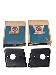 Par Cobertura Lateral Esquerda Direita da Lanterna Traseira Chevette Hatch 80 até 82 Original GM 94609545 94609546