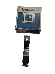 Suporte Lateral Parachoque Traseiro Monza 82 até 88 Original GM 90035555 Novo de Época