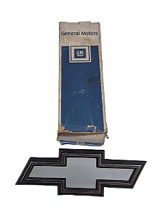 Emblema Gravata Grade Kadett Ipanema 88 até 92 Cor Prata Original GM 52284568 52284569 Novo de Época