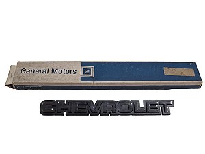 Emblema Chevrolet Tampa Traseira Opala Monza Original GM 52271880 número gravado 94621449 Novo de Época