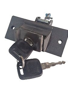 Fechadura Tampa Traseira Porta Malas Logus Pointer 93/96 Com Chave 558827539 ( Observação Plástico da Chave Trincado )