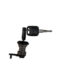 Cilindro da Porta Direita com Chave Escort 93 à 96 Original Forin Universal 30328 Com Detalhe Novo de Época