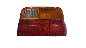 Lanterna Traseira LD Lado Direito Tricolor Ford Escort 93 à 96 Verona 93 à 98 Marca Arteb 205112 Possui Detalhe