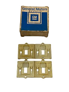 Kit 4 peças Grampo do Friso Lateral da Porta GM Monza 86 a 90 Original GM 52280118 Novo de Época