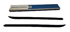 Par de Friso Inferior do Farol LE LD Preto GM Monza Hatch Sedan 1982 até 1990 Original GM 94638144 94638143